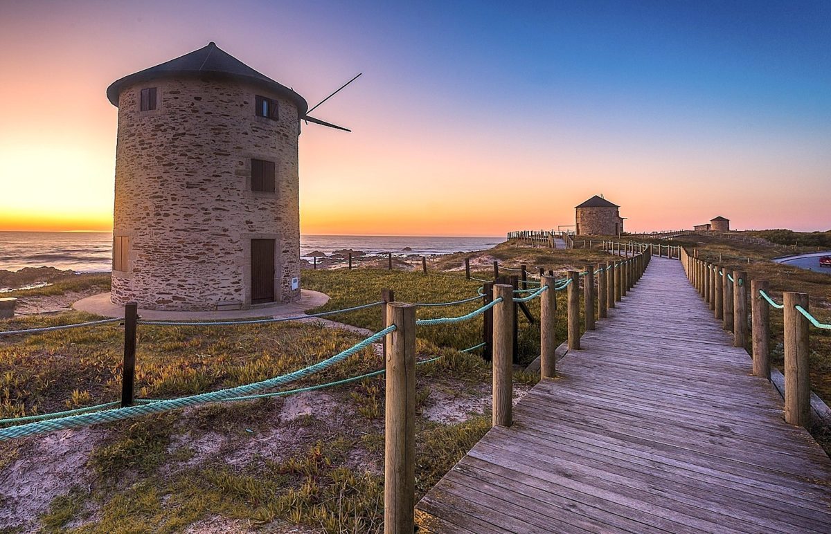 Apulia Beach With the beauty of its windmills and long sandy beach, this is the most sought after beach in northern Portugal