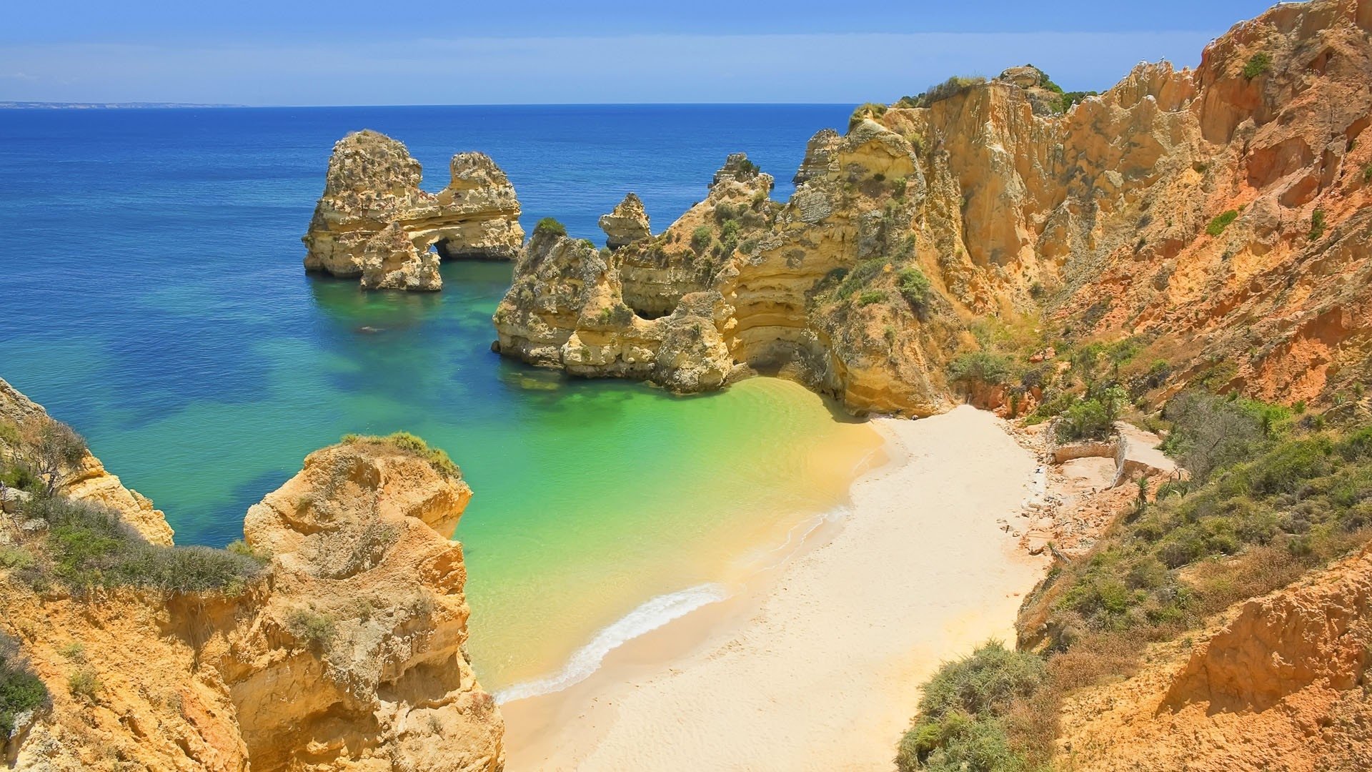 Galapinhos Beach in the list of the most stunning in Europe and Dona Ana Beach in Lagos